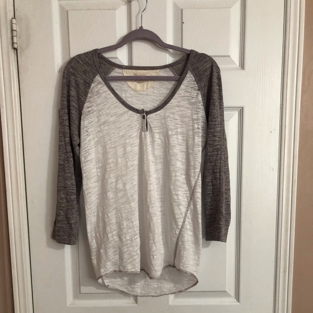 Aritzia’s Wilfred Free Baume T-shirt